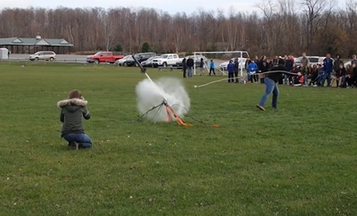 Water rockets are an excellent educationnal tool for demonstrating Newton's third law.
